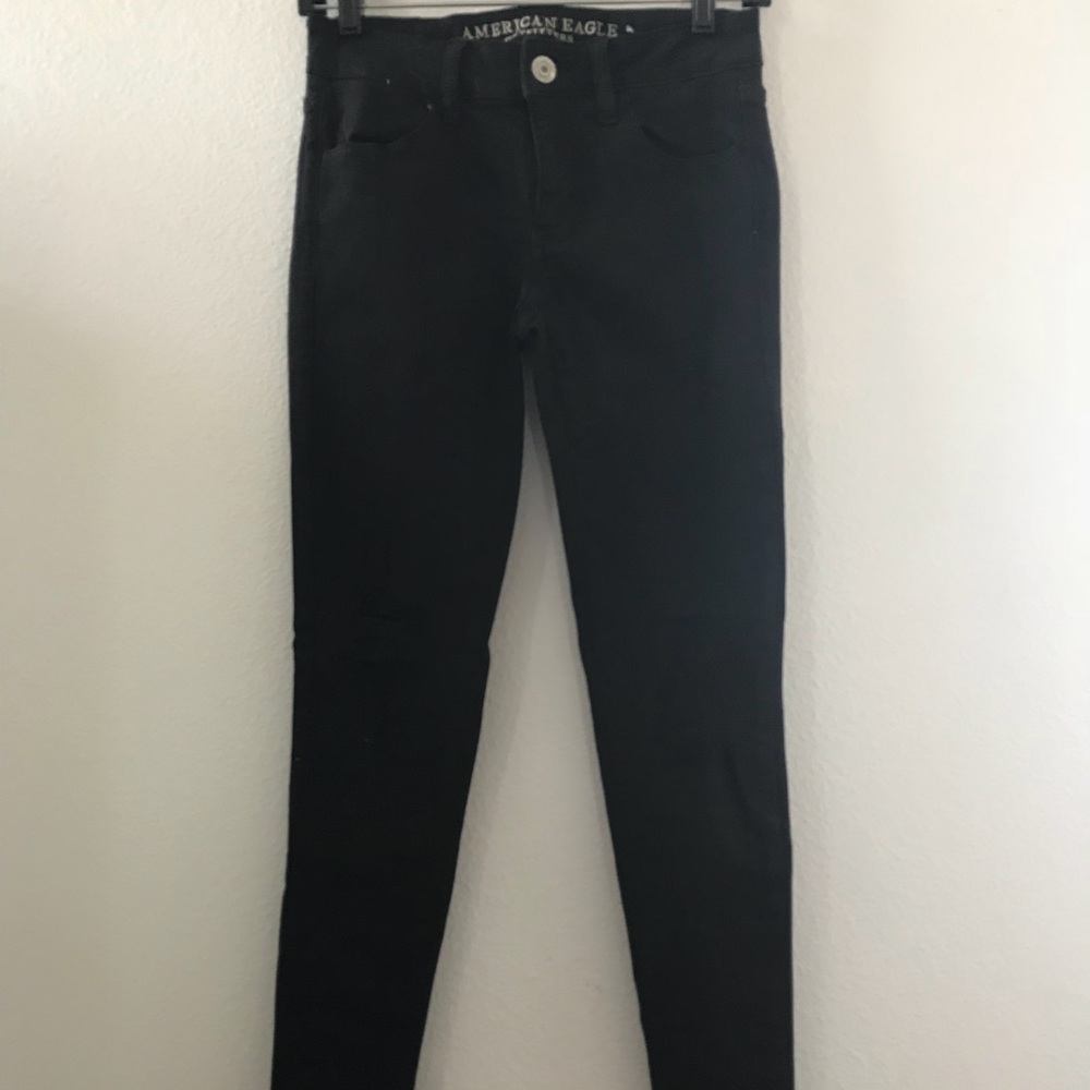 Black ripped skinny jeans